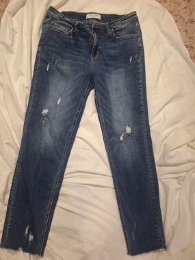 Lovervet Distressed Cropped Jeans